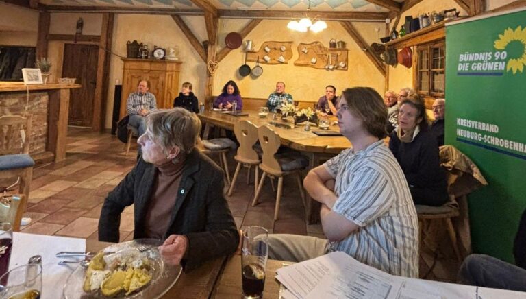 PFAS-Belastung in Neuburg: Experten diskutieren Herausforderungen und Lösungen